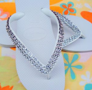 Havaianas com Flor de Fuxico e Pedra de Strass